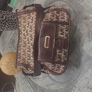 MICHAEL KORS LOGO SHOULDER LEARHER AND CANVAS BAG PURSE
